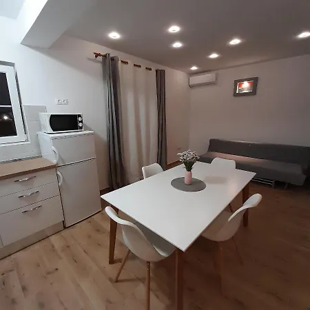 Apartments Filipovic Biograd Na Moru Zewnętrze zdjęcie