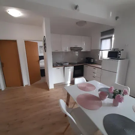 Apartments Filipovic Biograd Na Moru Zewnętrze zdjęcie